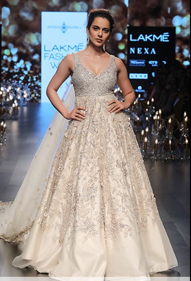 Model walk The Ramp As ShowStopper For Designer Vikram Phadnis To Showcase  Collection Shaadi on 24th Oct 2018 / 2018 Fashion Events - Bollywood Photos