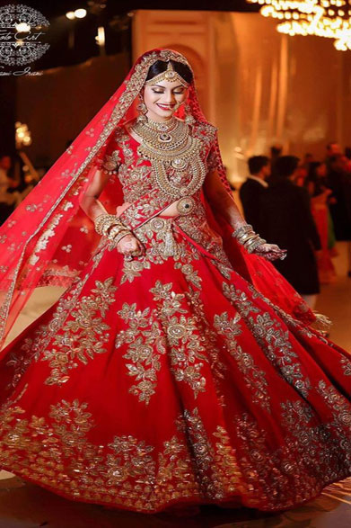 Bridal Lehenga in Red and Golden Colour | Zardozi Fashion ...